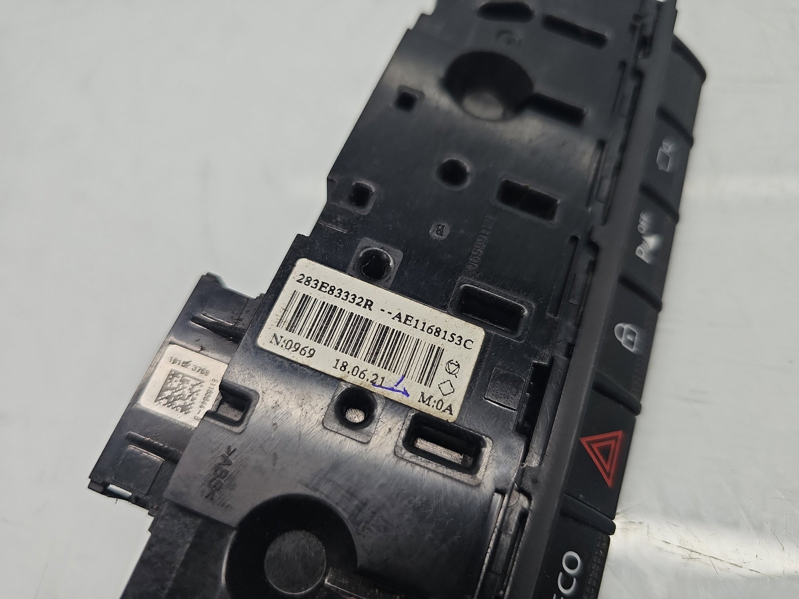 Butoane comenzi consola centrala Dacia Duster 2 [Fabr 2017-2023] 283E83332R - imagine 5