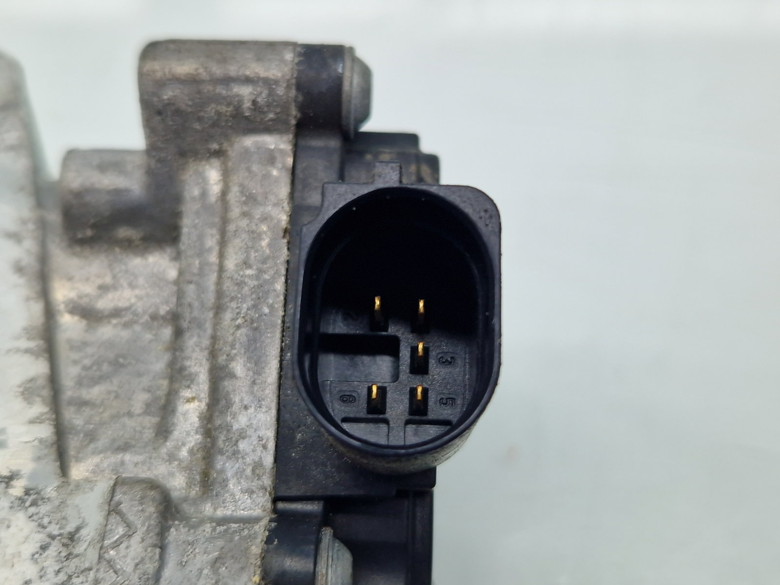 Supapa EGR Volkswagen Passat B8 (3G2) [Fabr 2015-prezent] 04L131501R 2.0 TDI DFCA 140KW / 190CP - imagine 4