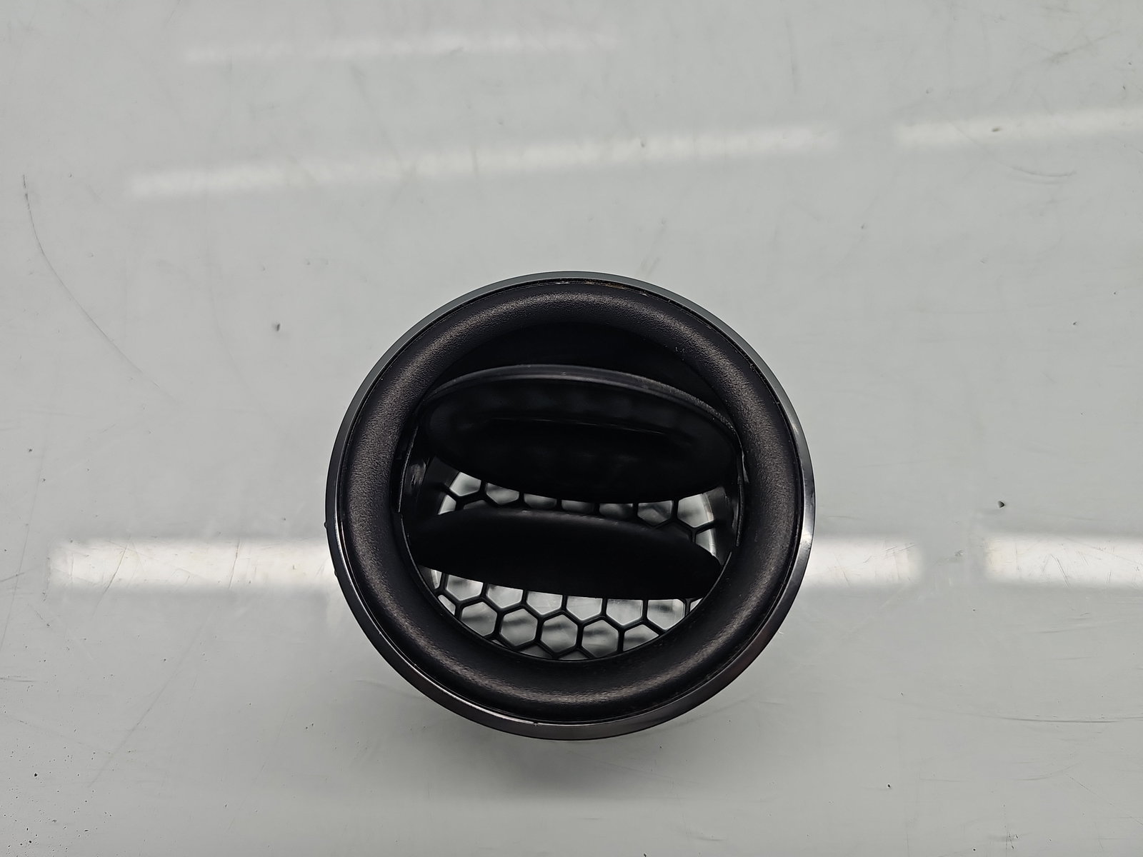 Grila aerisire dreapta Dacia Duster 2 [Fabr 2017-2023] 687608758R - imagine 2