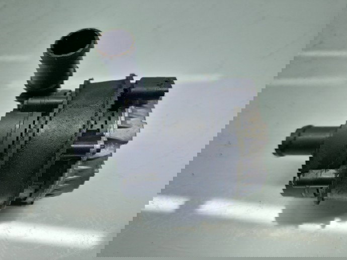 Pompa recirculare apa Volkswagen Passat B8 (3G2) [Fabr 2015-prezent] 04L965567A 2.0 TDI DFCA 140KW / 190CP