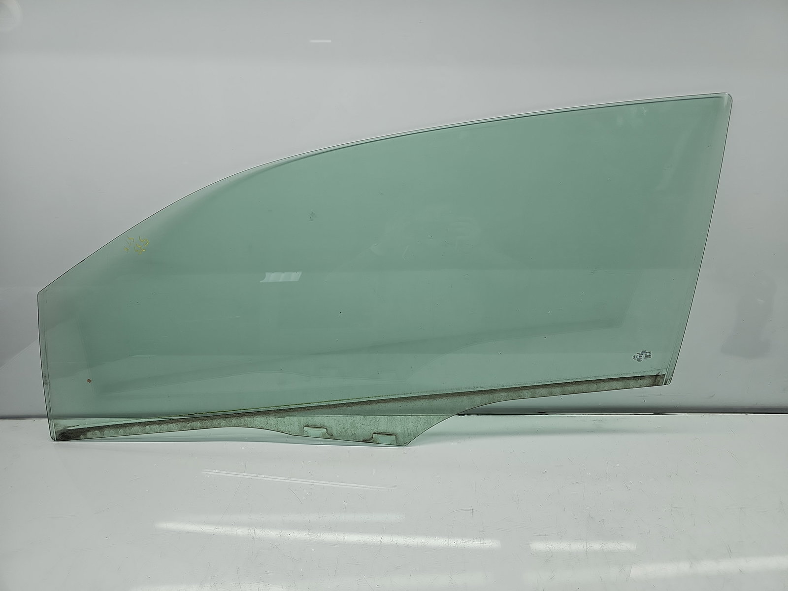 Geam usa stanga fata Volkswagen UP [Fabr 2011-2019] OEM - imagine 1