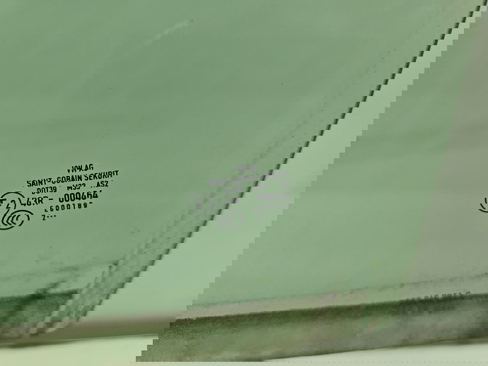 Geam usa stanga fata Volkswagen UP [Fabr 2011-2019] OEM