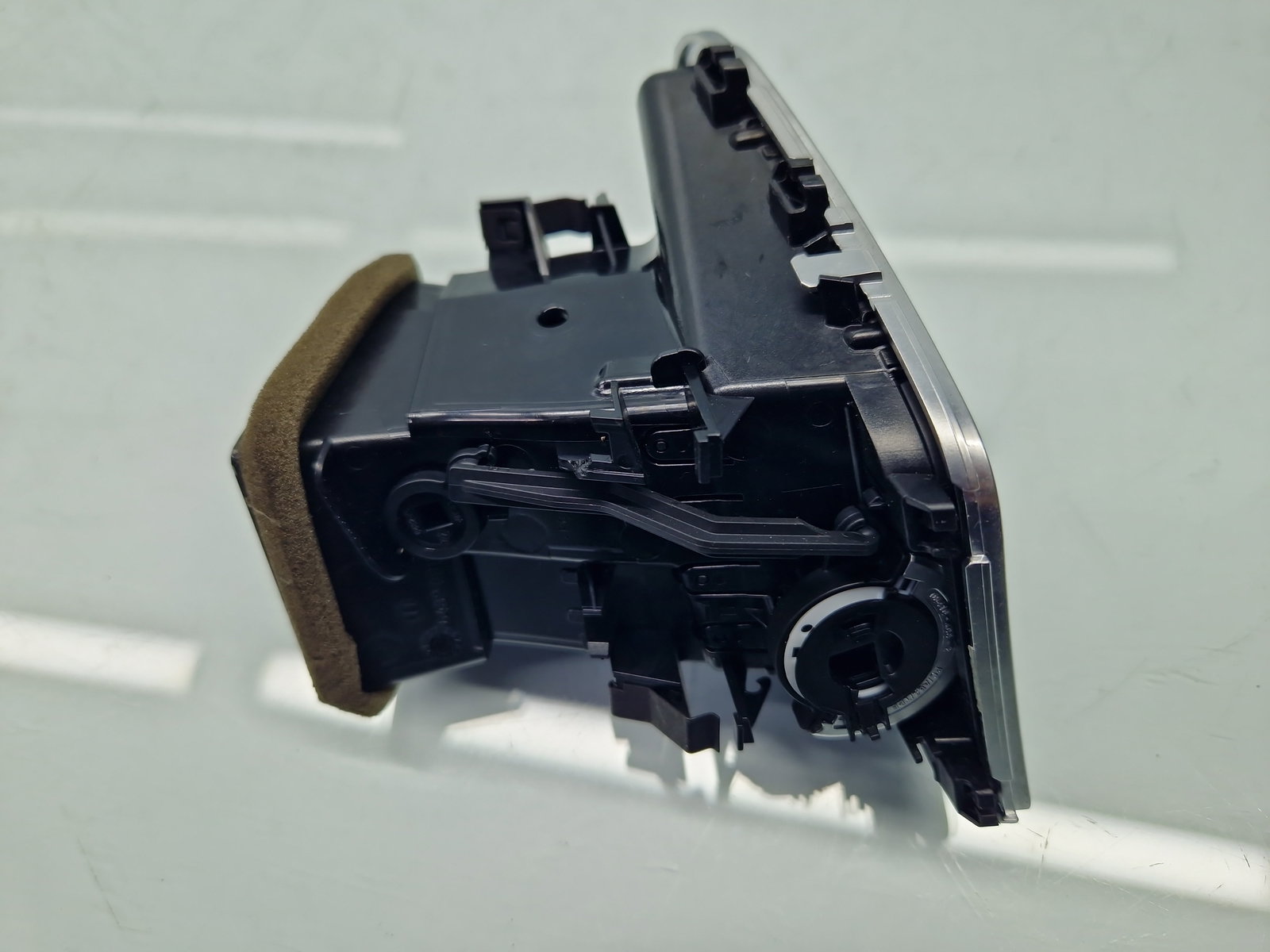 Grila aerisire dreapta AUDI A4 (8K2, B8.5) [Fabr 2008-2015] 8T2820902 - imagine 3