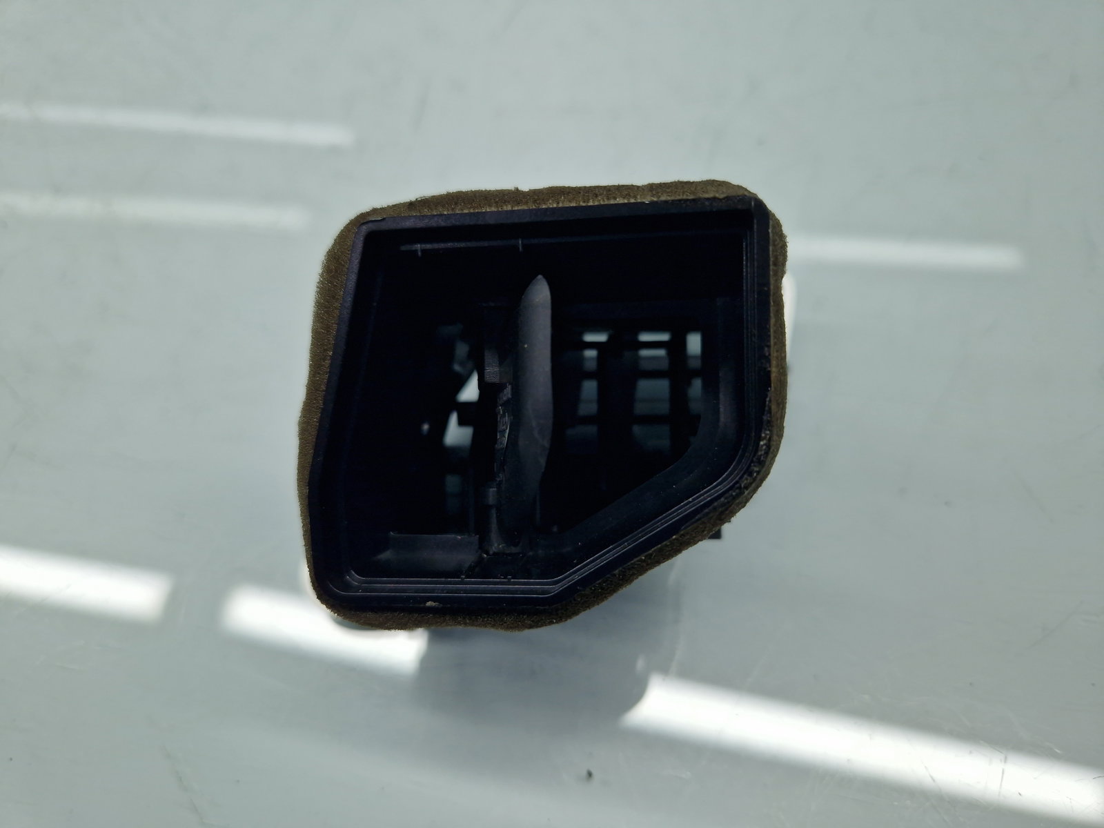 Grila aerisire dreapta AUDI A4 (8K2, B8.5) [Fabr 2008-2015] 8T2820902 - imagine 4