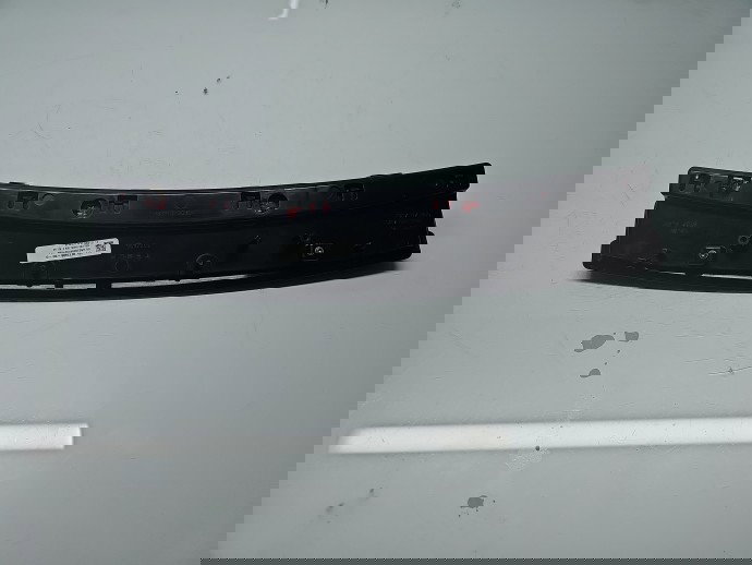 Stop auxiliar TESLA Model 3 [Fabr 2020-2025] 1077405-00-G