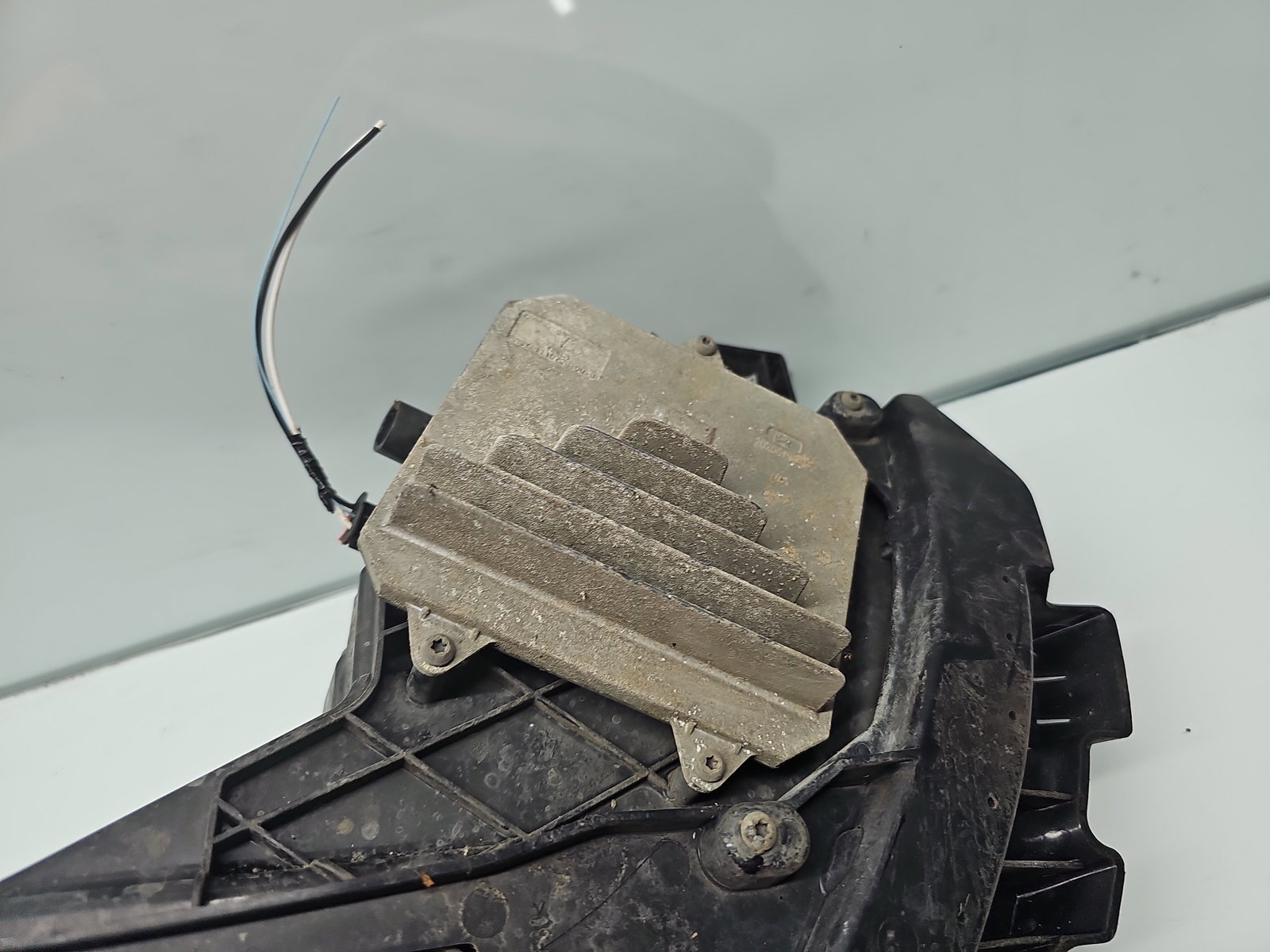 Far stanga TESLA Model 3 [Fabr 2020-2025] 1077379-00-C - imagine 6