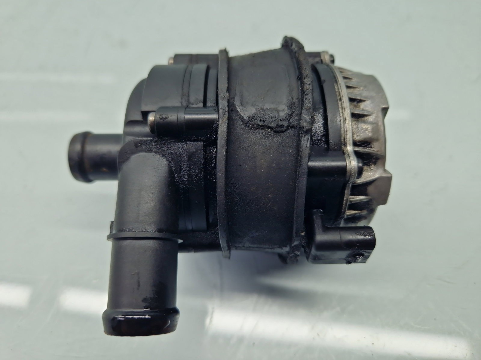 Pompa recirculare apa Seat Leon (5F1) [Fabr 2012-2018] 04L965567A 2.0 TDI DFCA 140KW / 190CP - imagine 1