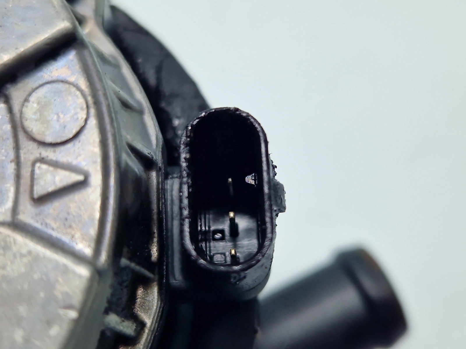 Pompa recirculare apa Seat Leon (5F1) [Fabr 2012-2018] 04L965567A 2.0 TDI DFCA 140KW / 190CP - imagine 3