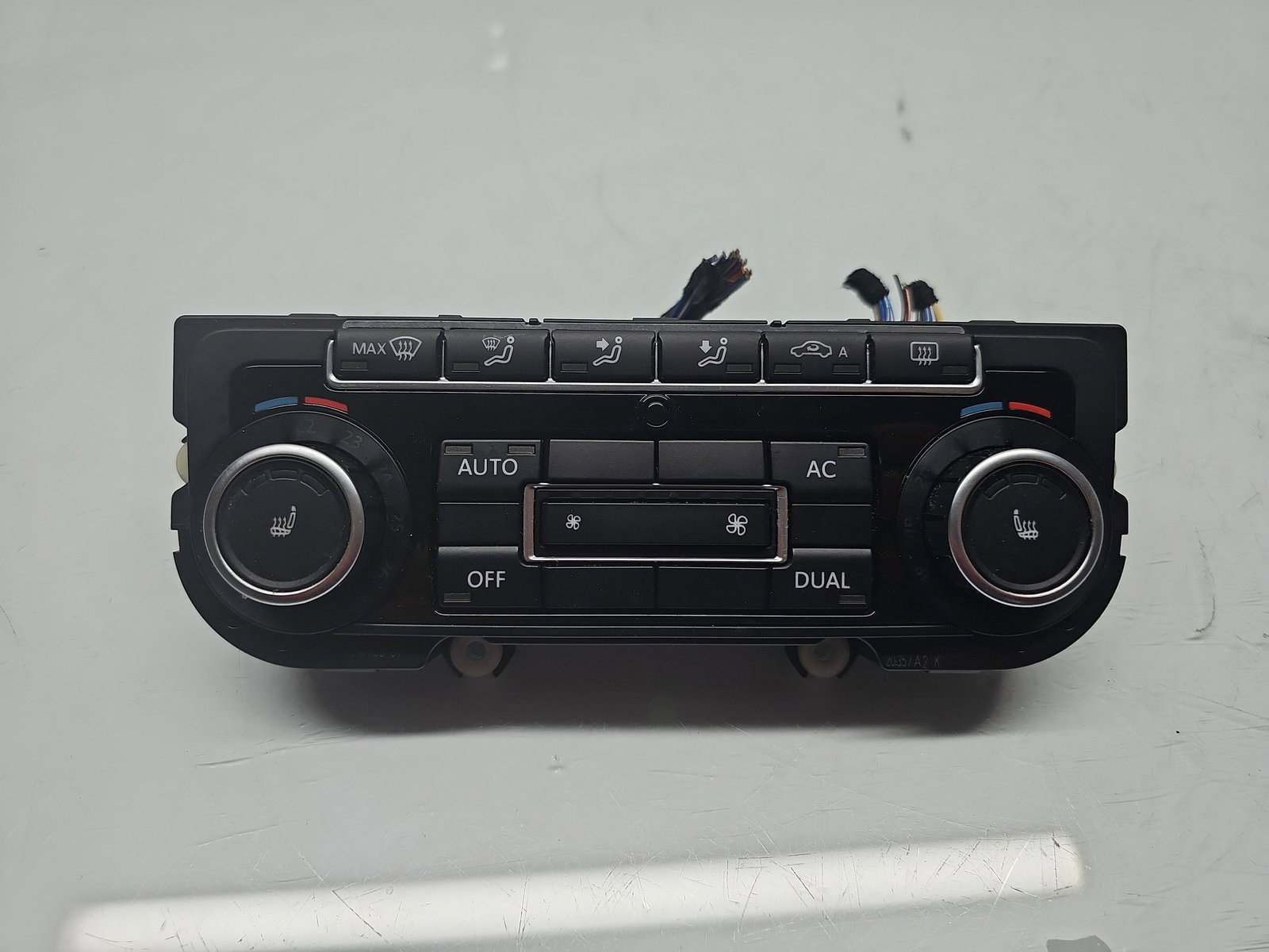 Panou comanda clima Volkswagen Golf 6 (5K1) [Fabr 2009-2013] 5K0907044BD - imagine 1