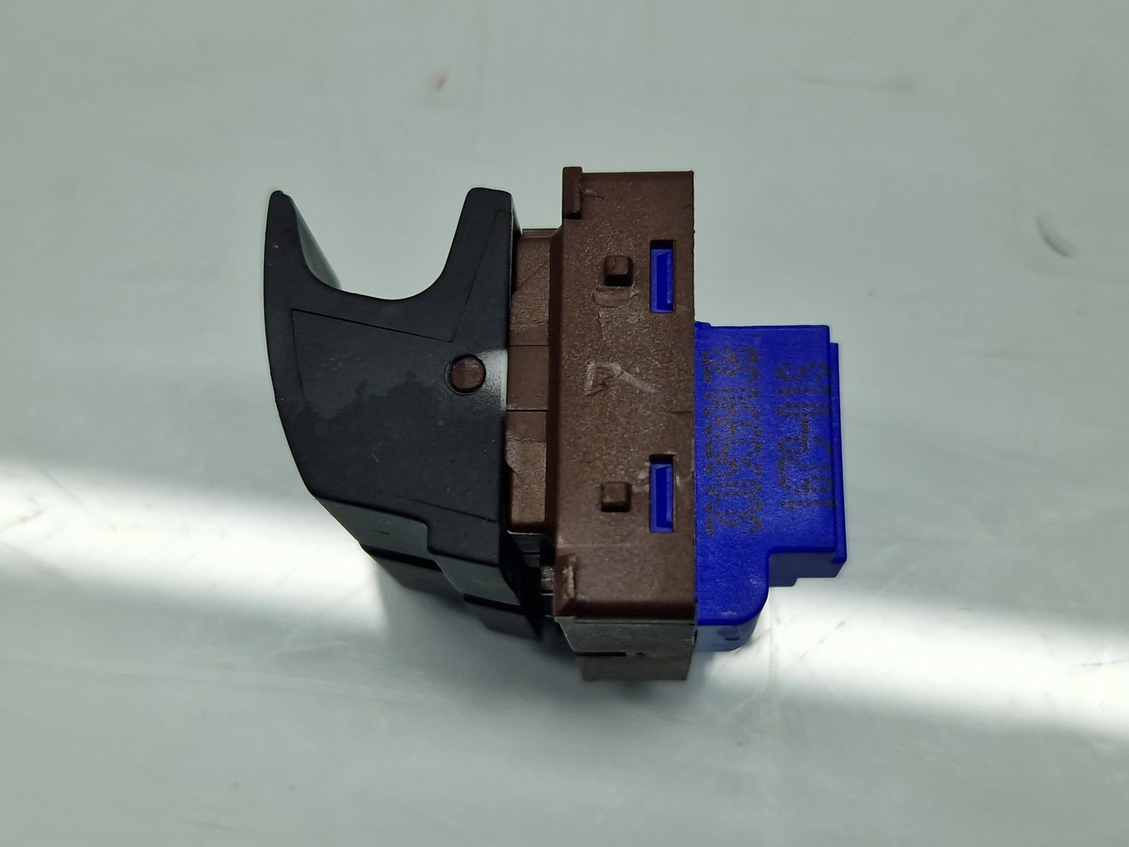 Buton deschidere haion Volkswagen Passat B6 (3C2) [Fabr 2005-2010] 3C0959903B - imagine 4