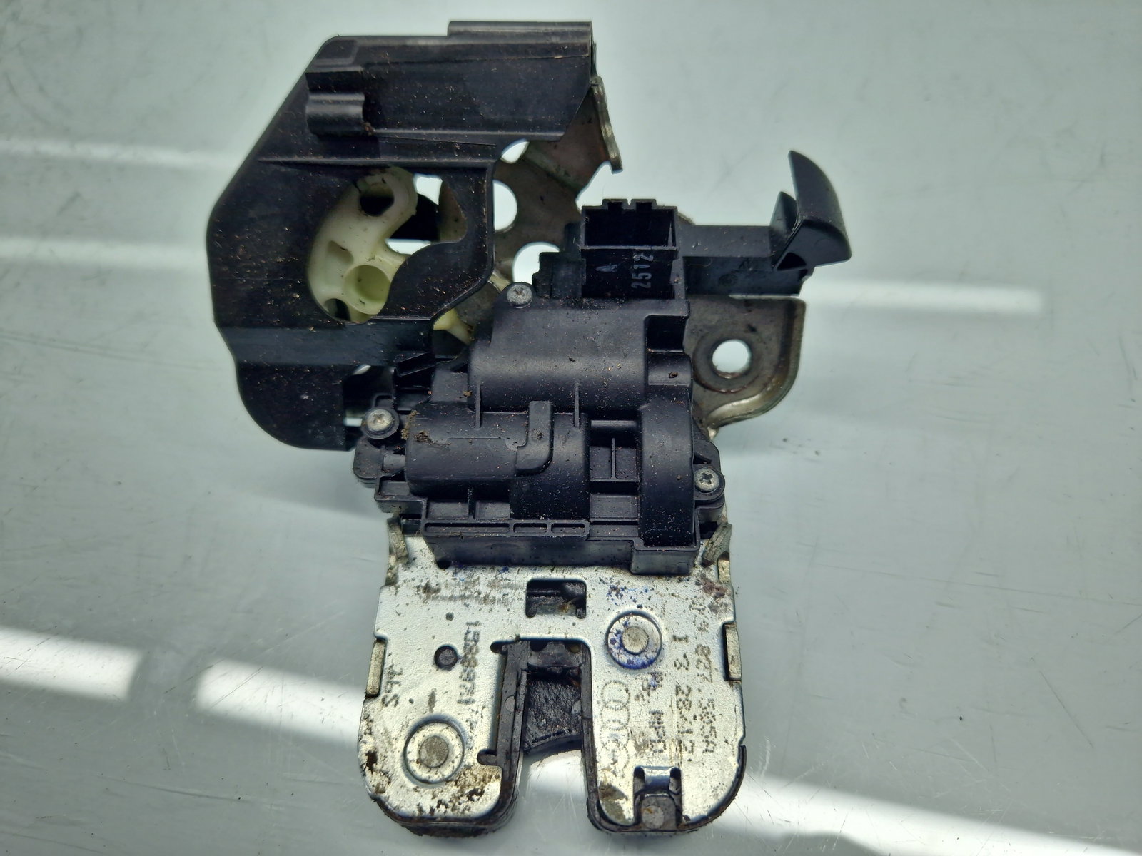 Broasca haion AUDI A3 Sportback (8PA) [Fabr 2004-2013] Hatchback 8K9827505A - imagine 1