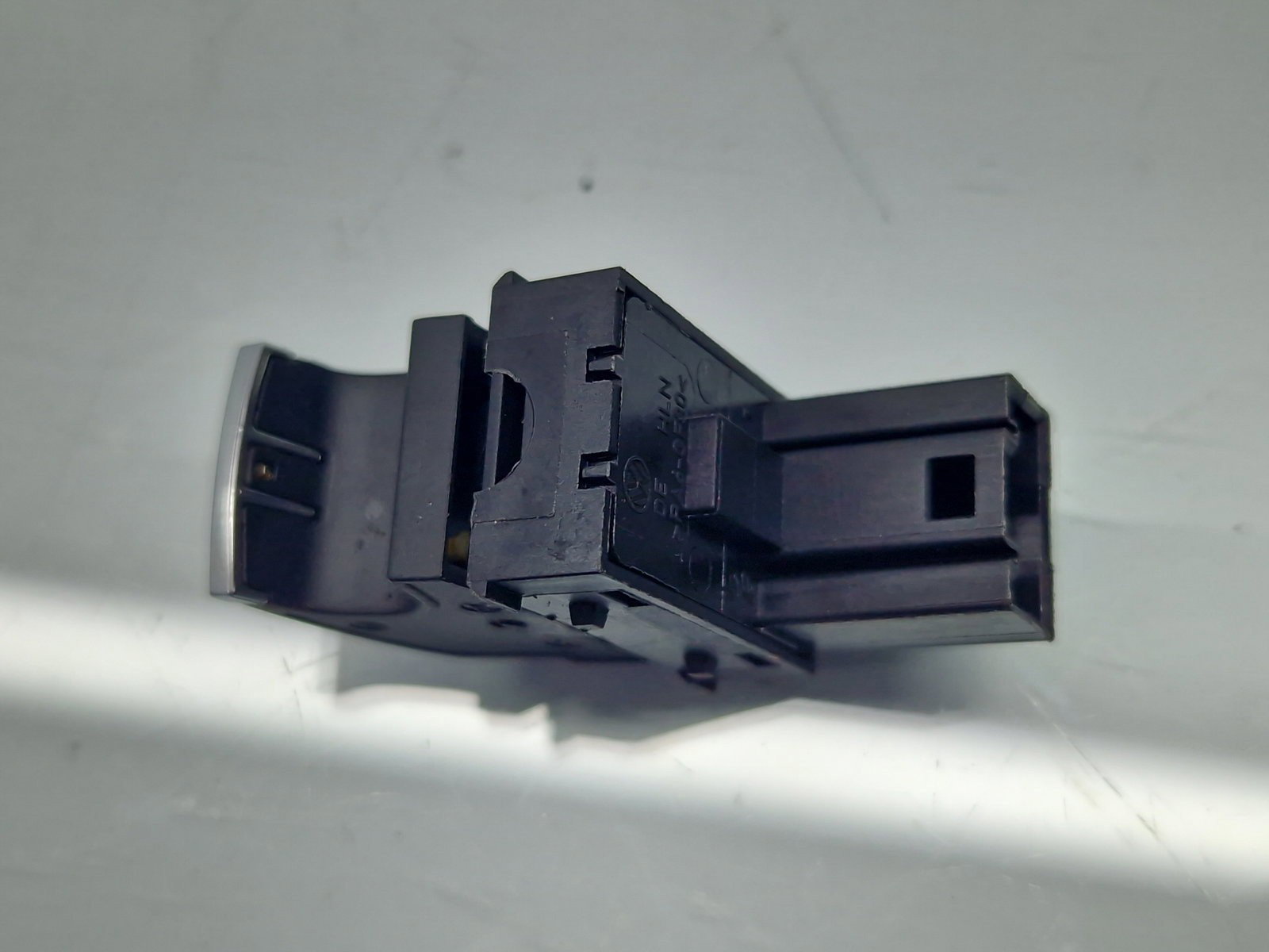 Buton geam stanga spate Seat Alhambra (710) [Fabr 2010-2020] 5K0959855 - imagine 4