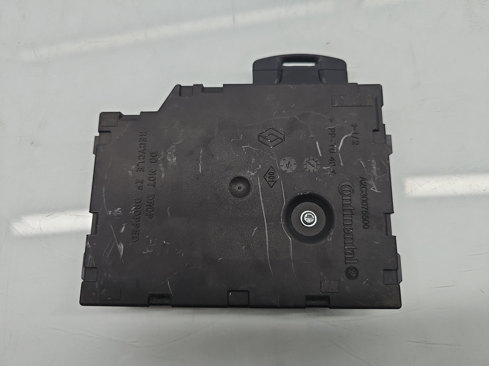 Contact cu cheie Renault Clio 4 (B98) Hatchback [Fabr 2012-2020] 285902325R 1.5 DCI K9K612 66KW / 90CP - imagine 2