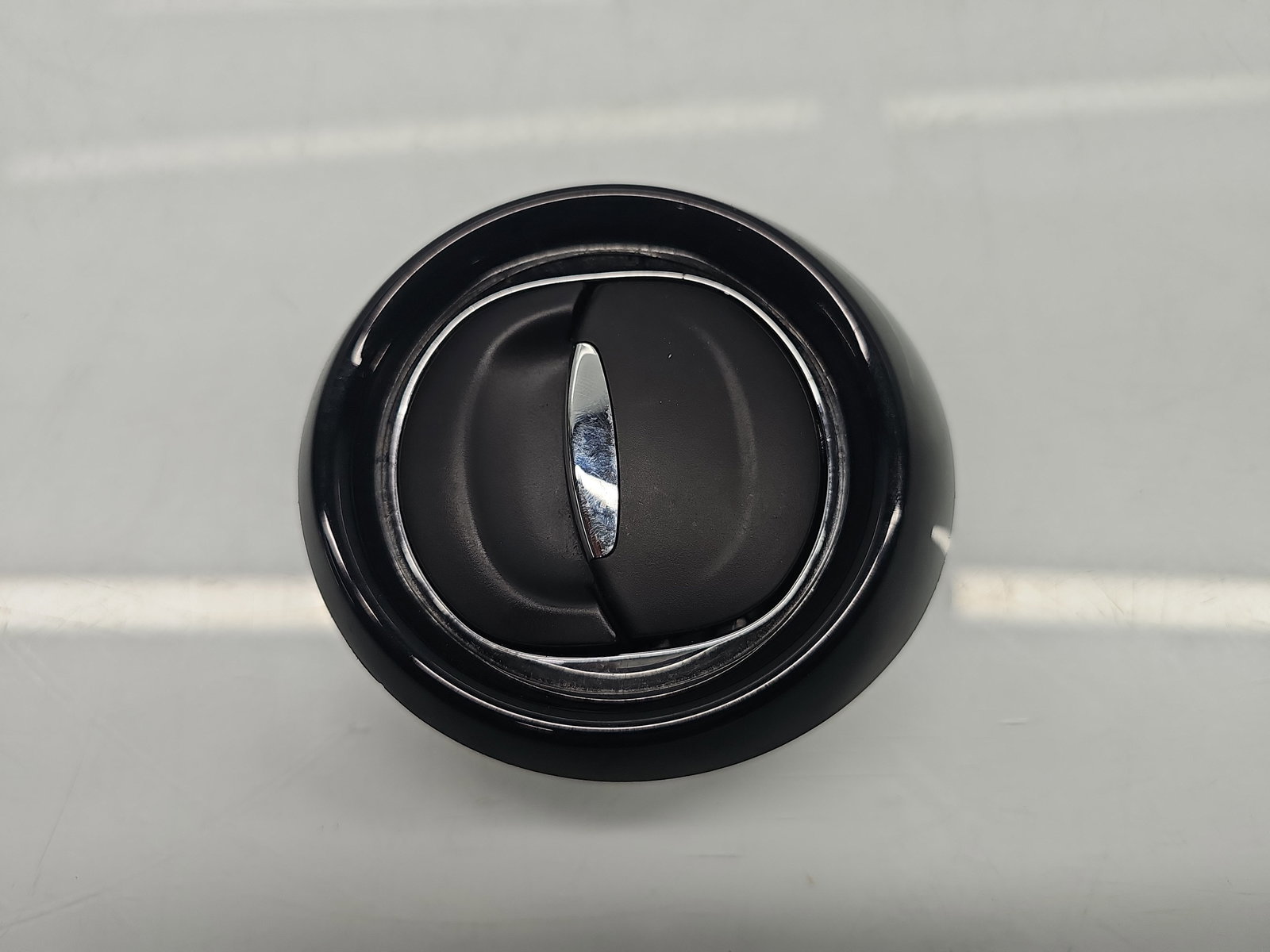 Grila aerisire dreapta Renault Clio 4 (B98) Hatchback [Fabr 2012-2020] 687606325R - imagine 1