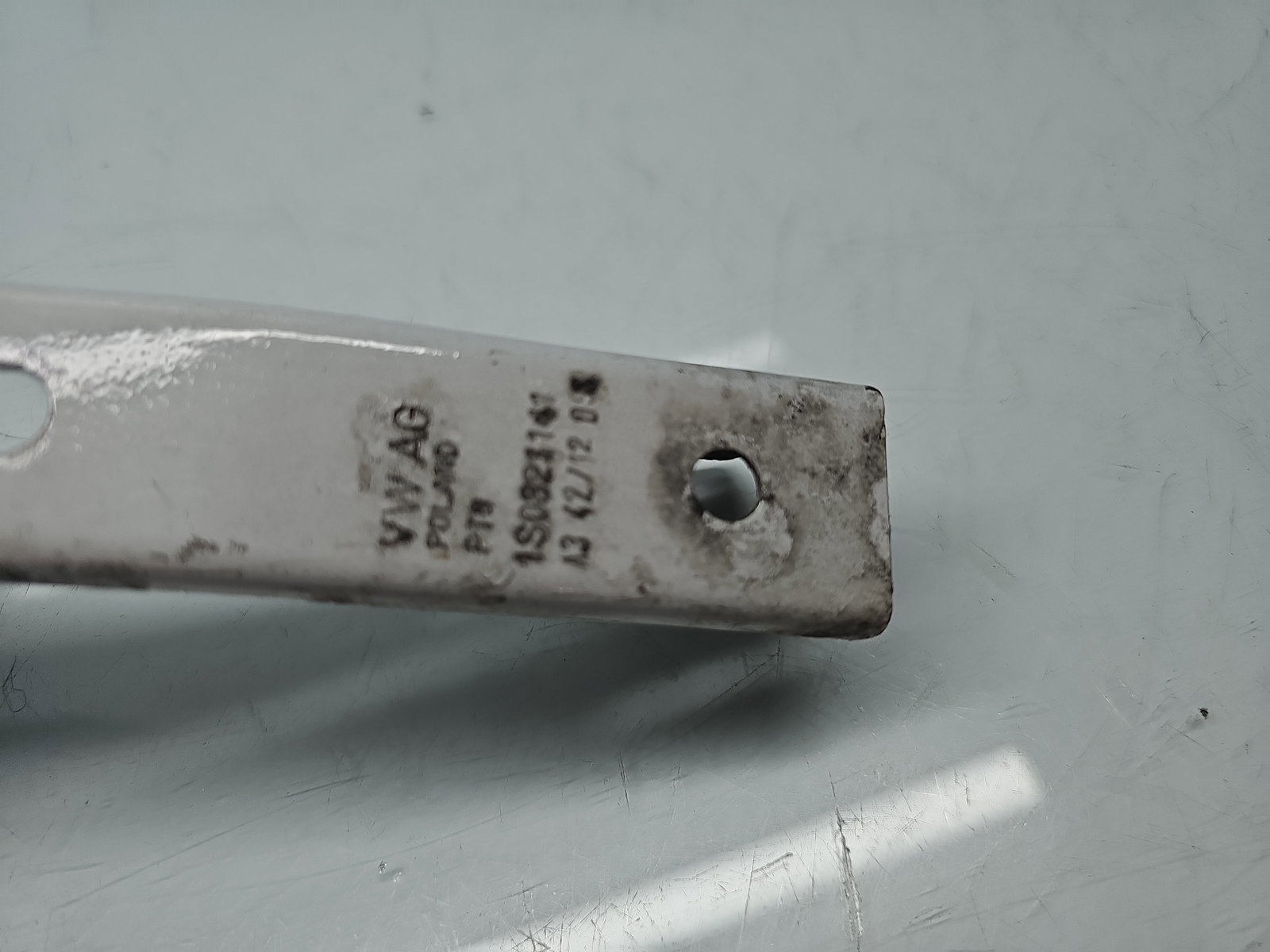 Suport aripa stanga fata Volkswagen UP [Fabr 2011-2019] 1S0821141 - imagine 3