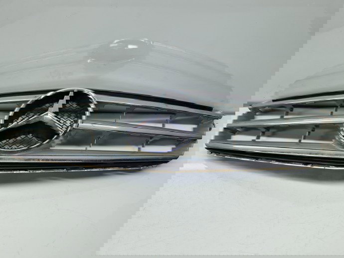 Grila bara fata Mercedes Clasa C (W204) [Fabr 2007-2014] A2048800023