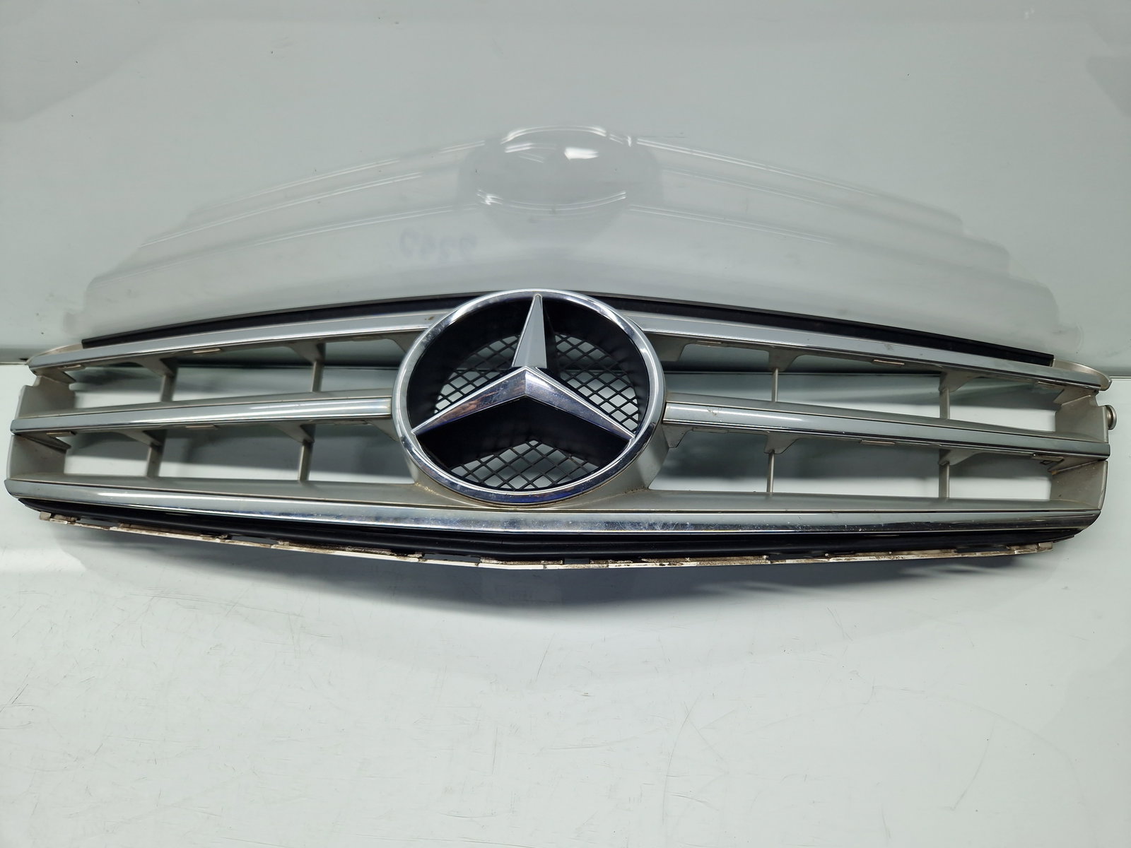 Grila bara fata Mercedes Clasa C (W204) [Fabr 2007-2014] A2048800023 - imagine 1