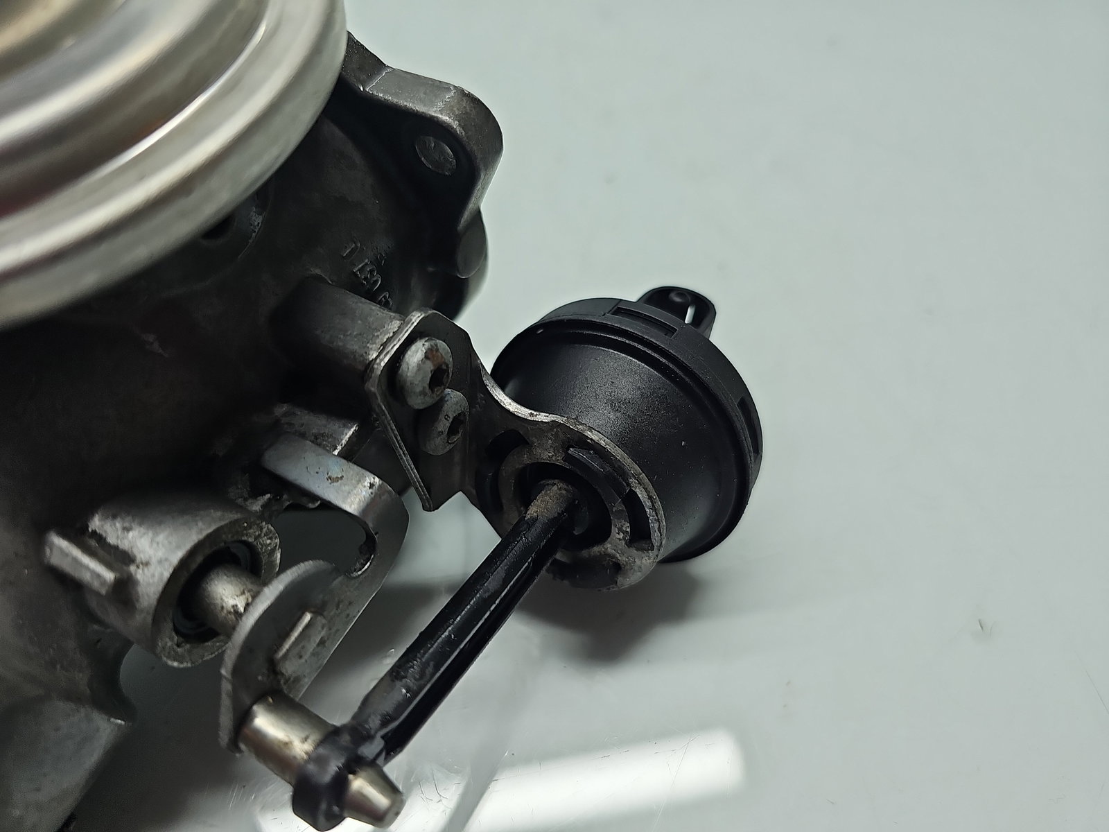 Supapa EGR Seat Alhambra (7V8,7V9) [Fabr 1997-2010] 038129637L 1.9 TDI AUY 85KW / 116CP - imagine 4