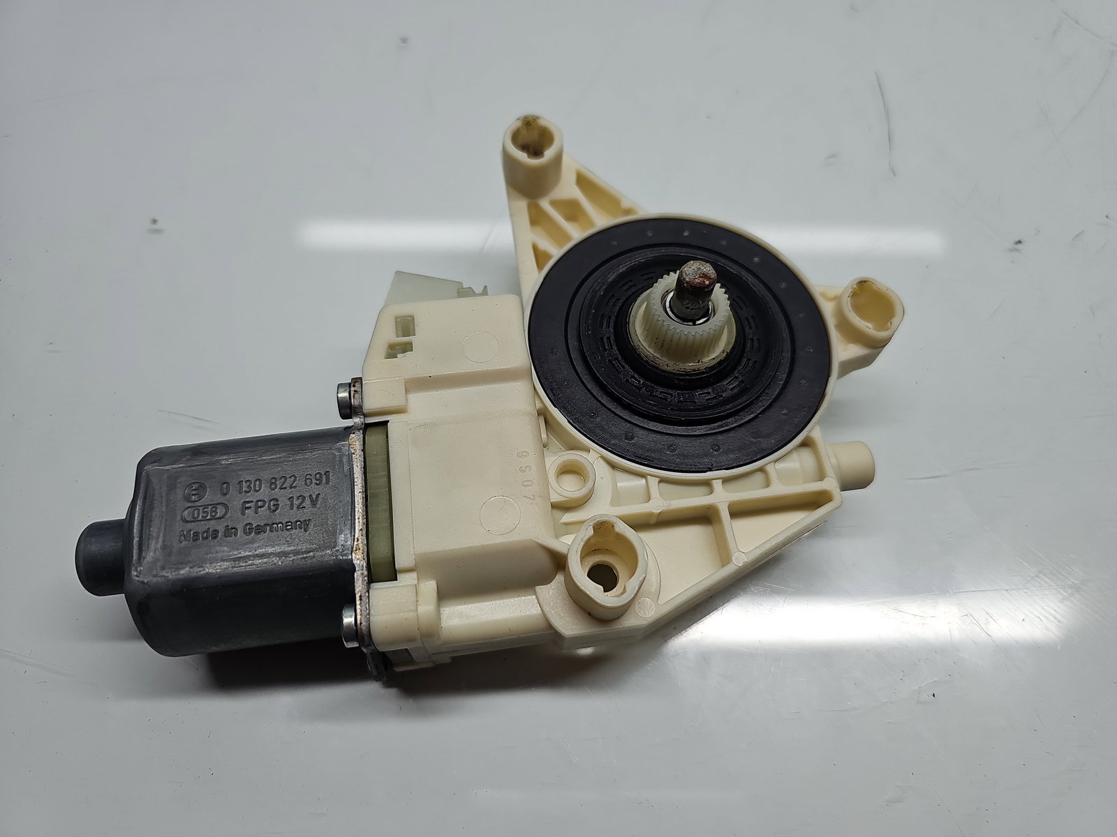 Motoras geam dreapta fata Mercedes Clasa A (W176) [Fabr 2012-2018] A2469065200 - imagine 1