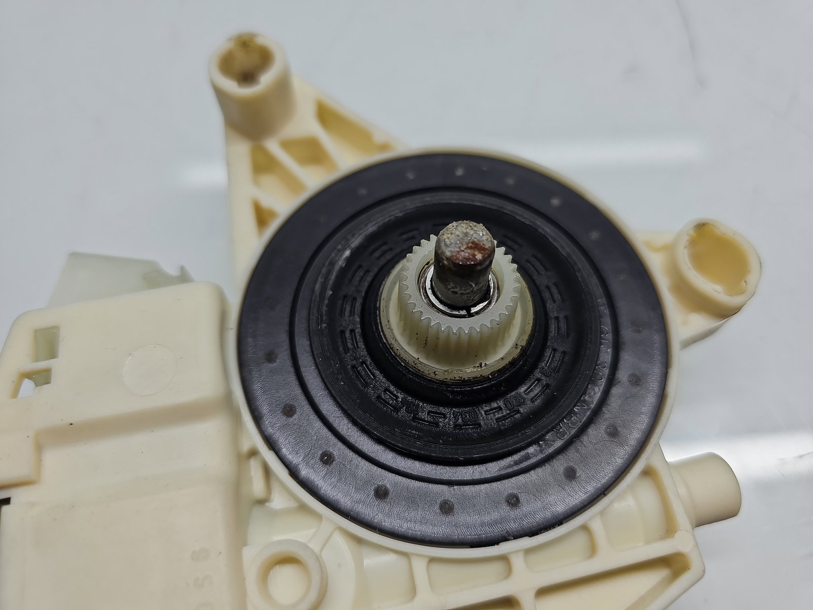 Motoras geam dreapta fata Mercedes Clasa A (W176) [Fabr 2012-2018] A2469065200 - imagine 2