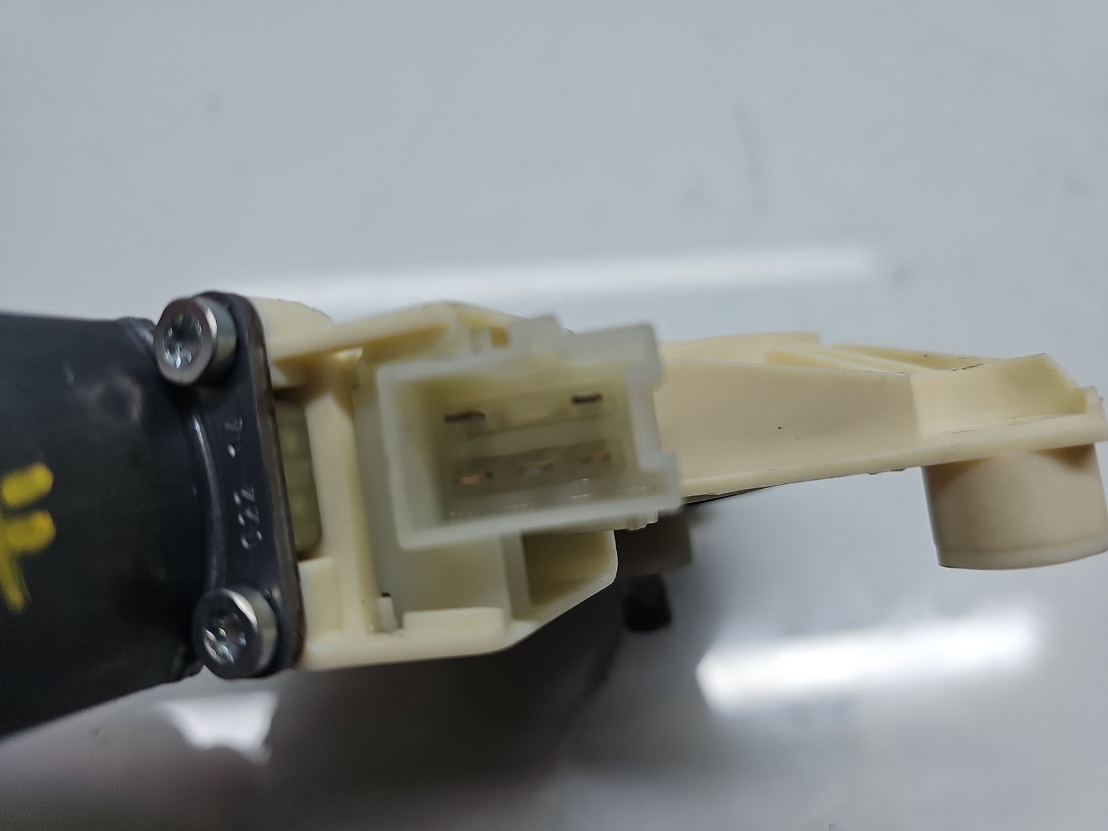 Motoras geam dreapta fata Mercedes Clasa A (W176) [Fabr 2012-2018] A2469065200 - imagine 4