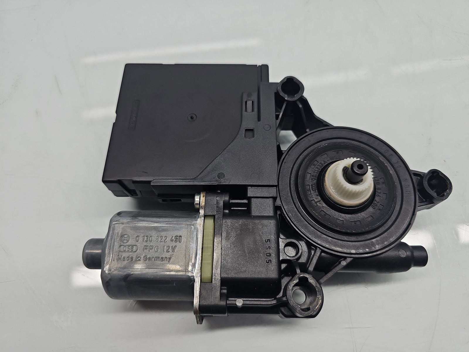 Motoras geam dreapta fata Volkswagen Passat B7 (365) [Fabr 2010-2014] Break 3AA959701A - imagine 1