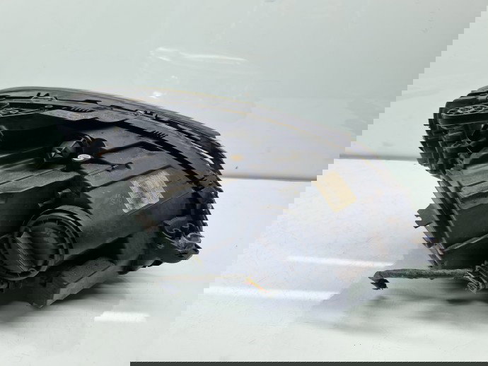 Far stanga Mercedes Clasa C (W204) [Fabr 2007-2014] A2048209161