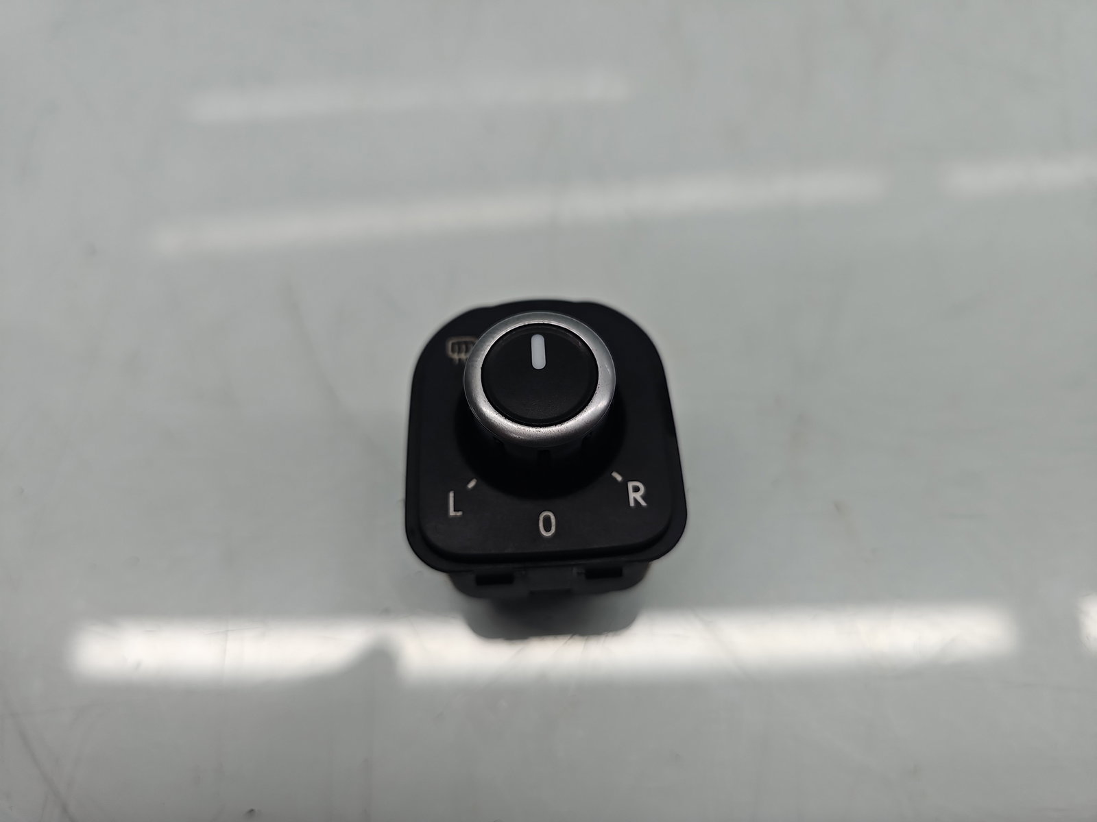 Buton reglaj oglinzi Volkswagen Passat CC (358) Facelift [Fabr 2012-2016] 5K2959565 - imagine 1