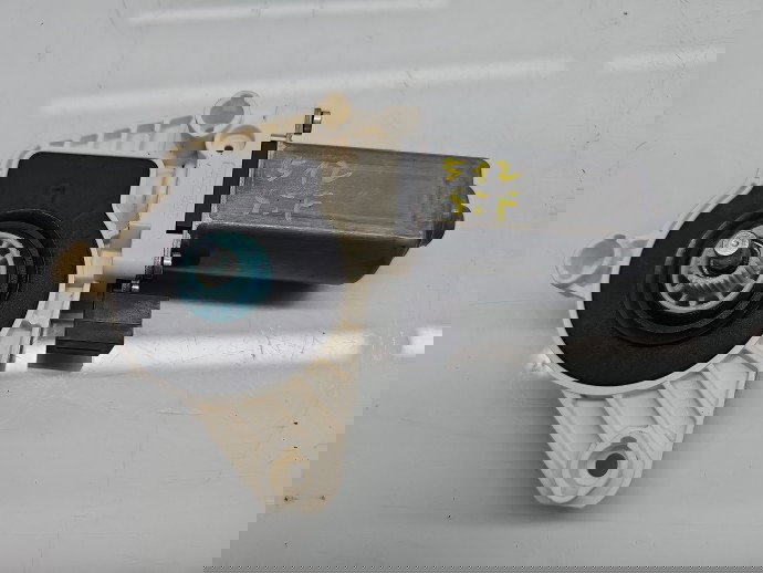 Motoras geam stanga fata Volkswagen Passat B8 (3G2) [Fabr 2015-prezent] 5Q4959801B