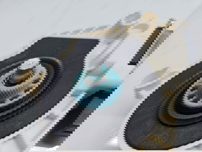 Motoras geam stanga fata Volkswagen Passat B8 (3G2) [Fabr 2015-prezent] 5Q4959801B