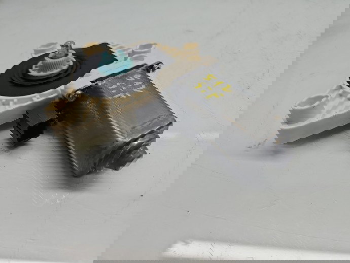 Motoras geam stanga fata Volkswagen Passat B8 (3G2) [Fabr 2015-prezent] 5Q4959801B