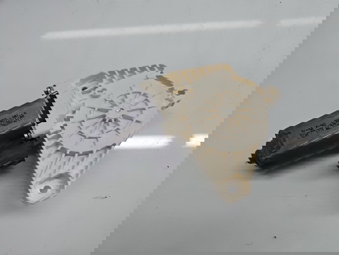 Motoras geam stanga fata Volkswagen Passat B8 (3G2) [Fabr 2015-prezent] 5Q4959801B