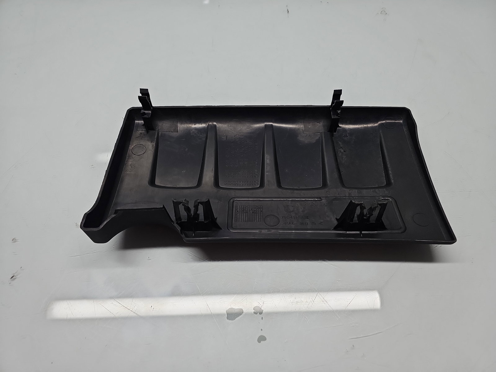 Capac motor Opel Corsa D [Fabr 2006-2013] 55561431 1.4 Benz A14XER 74KW / 100CP - imagine 2