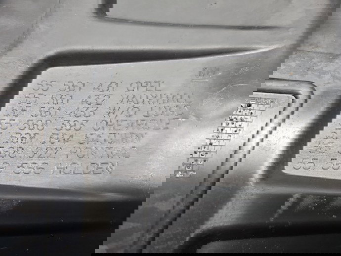 Capac motor Opel Corsa D [Fabr 2006-2013] 55561431 1.4 Benz A14XER 74KW / 100CP