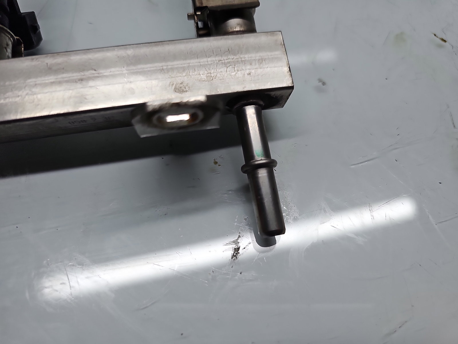 Rampa injectoare Opel Corsa D [Fabr 2006-2013] 55562258 1.4 Benz A14XER 74KW / 100CP - imagine 4