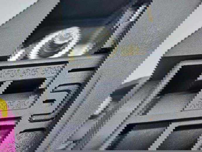  Borna baterie (+) cu capsa Audi A5 (8T3) [Fabr 2007-2015] 4F0915519 