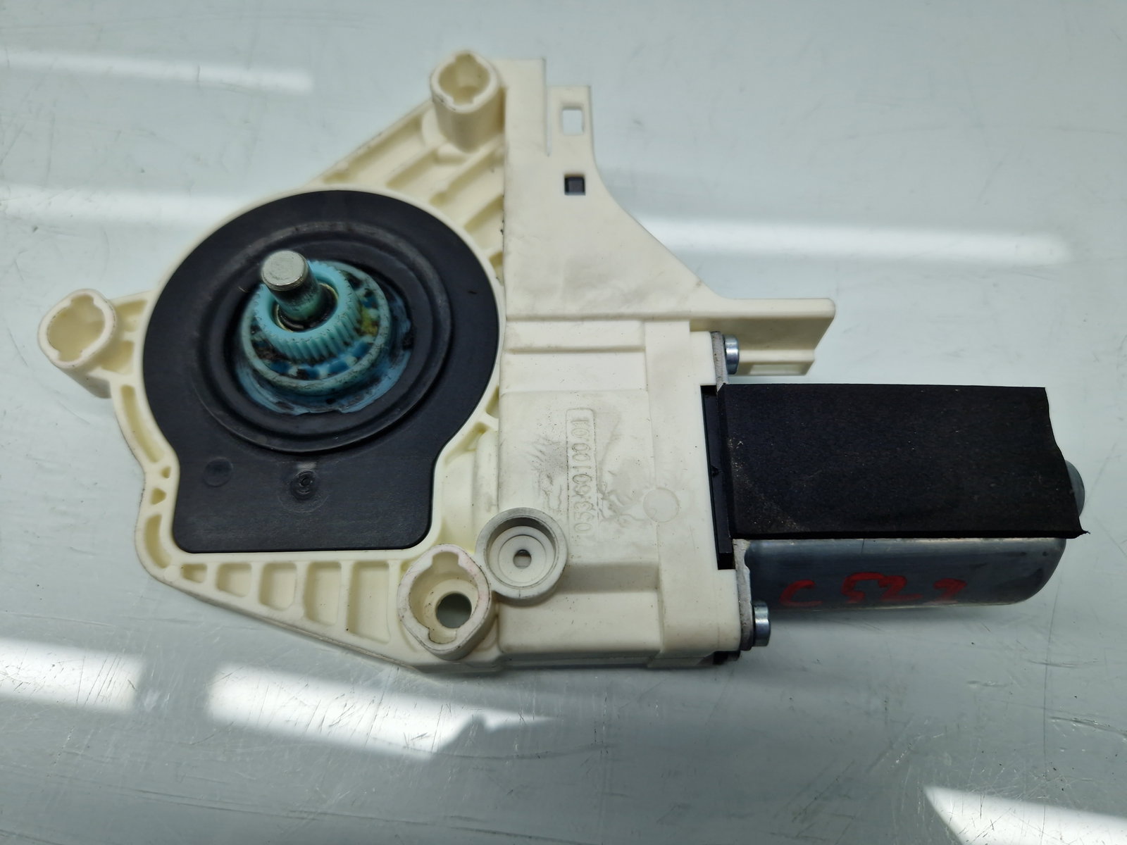 Motoras geam dreapta fata AUDI A5 Cabriolet (8F7) [Fabr 2009-2015] 8T0959802B