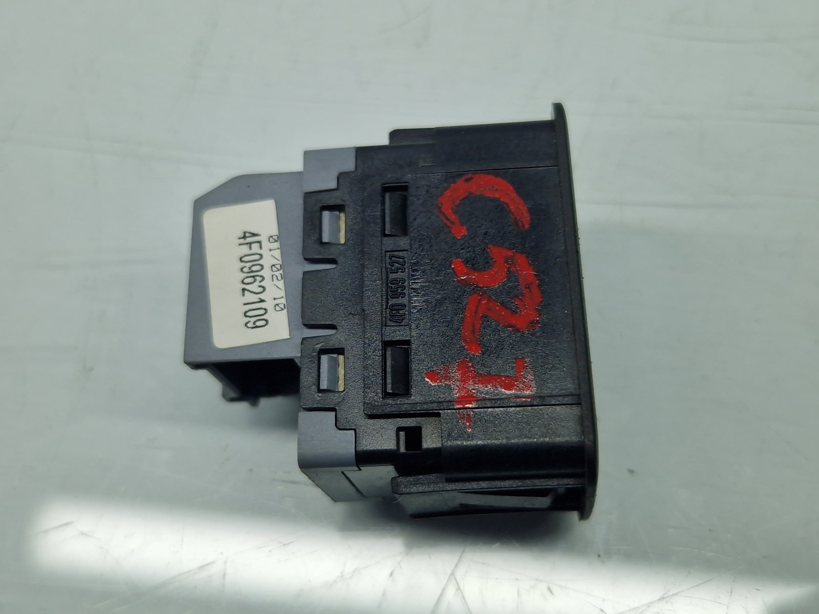 Butoane dezactivare alarma AUDI A5 Cabriolet (8F7) [Fabr 2009-2015] 4F0962109 - imagine 3