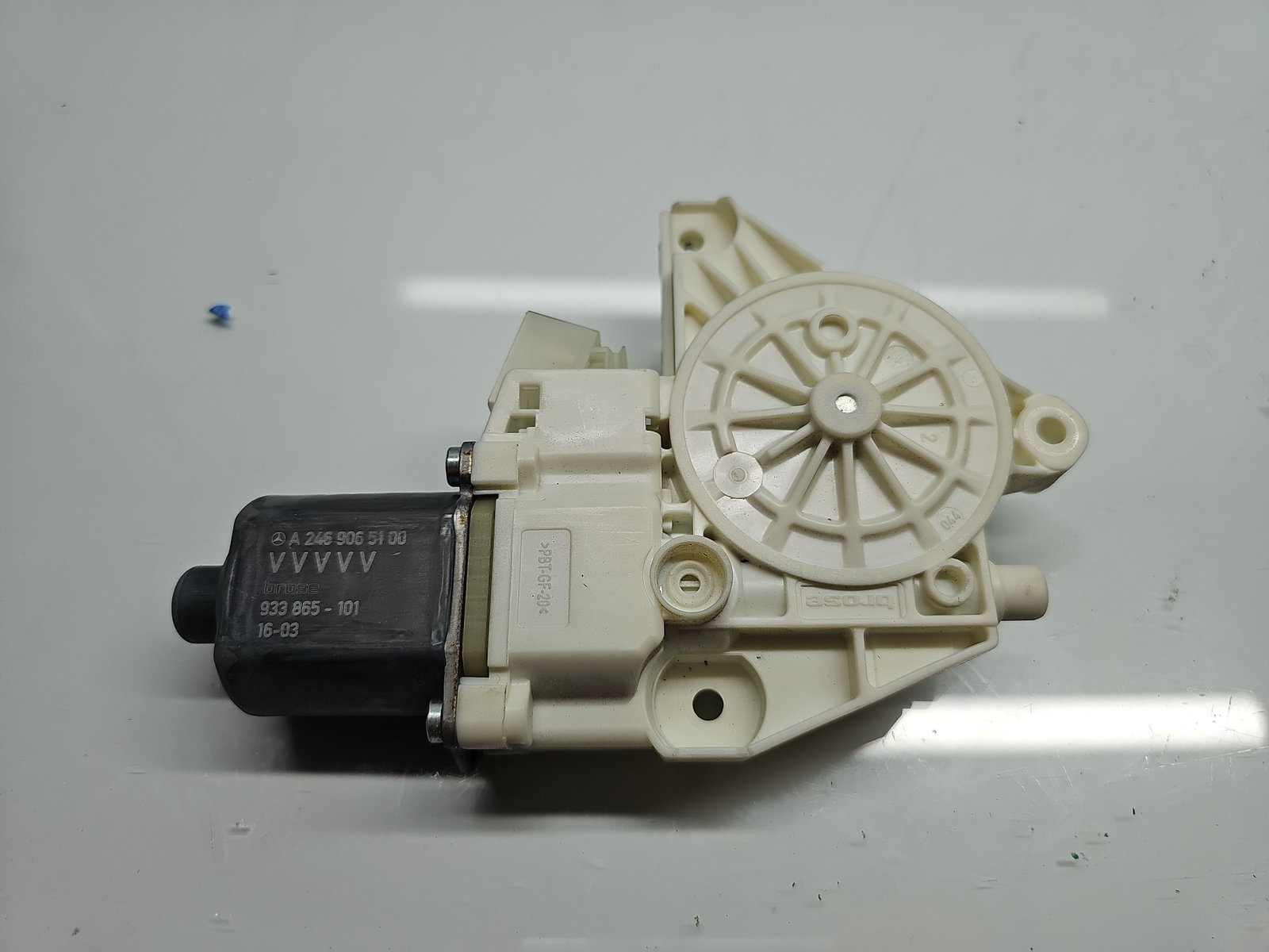 Motoras geam stanga fata Mercedes Clasa A (W176) [Fabr 2012-2018] A2469065100