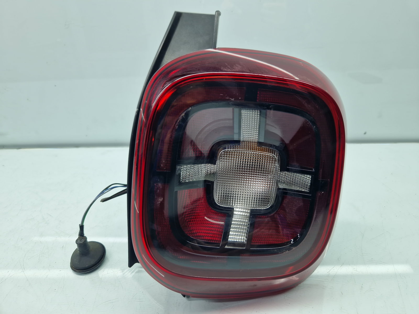 Stop aripa dreapta Dacia Duster 2 [Fabr 2017-2023] 265503601R - imagine 1