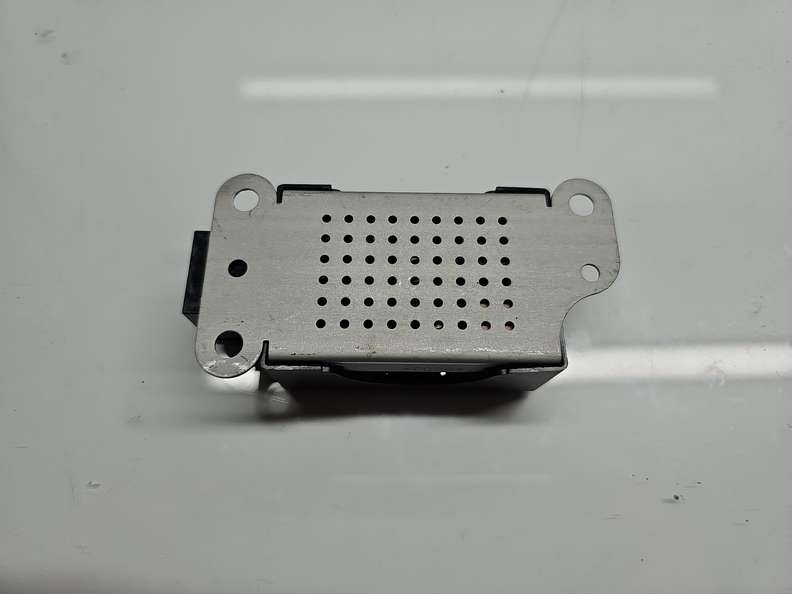 Amplificator antena Volkswagen Golf 6 (5K1) [Fabr 2009-2013] 5M0035570B - imagine 4