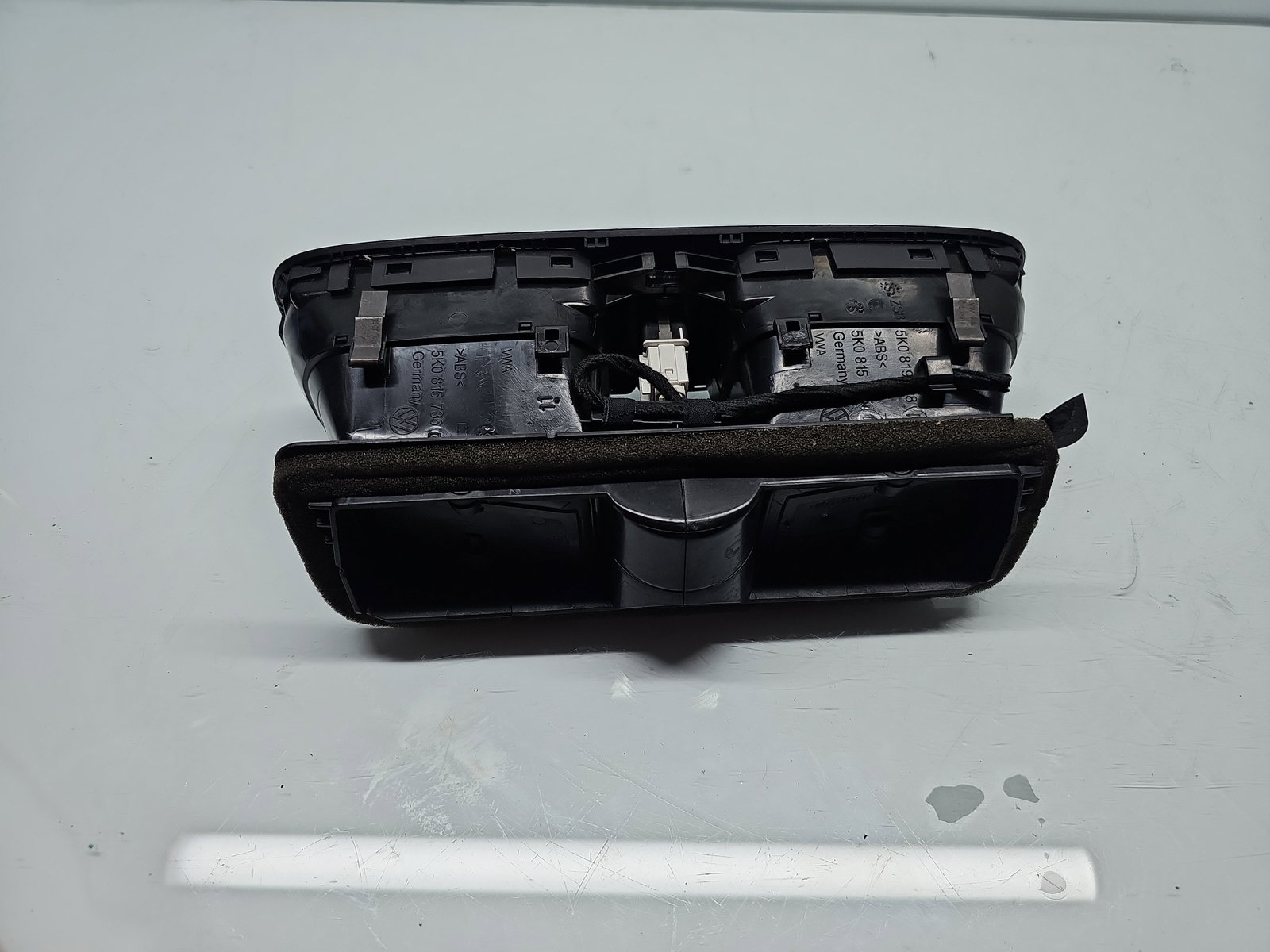 Grila aerisire centrala Volkswagen Golf 6 (5K1) [Fabr 2009-2013] 5K0815736D - imagine 3