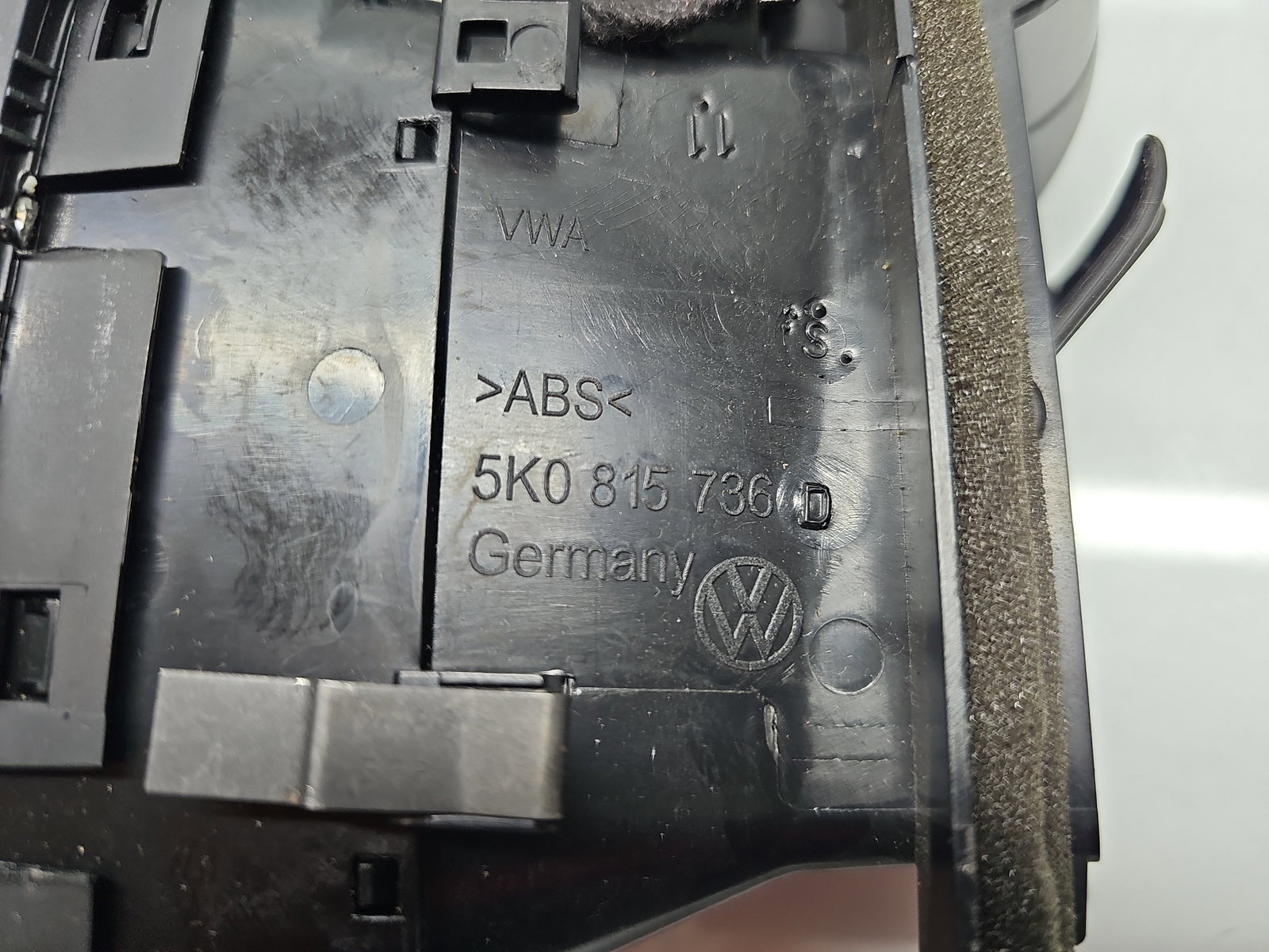 Grila aerisire centrala Volkswagen Golf 6 (5K1) [Fabr 2009-2013] 5K0815736D - imagine 5