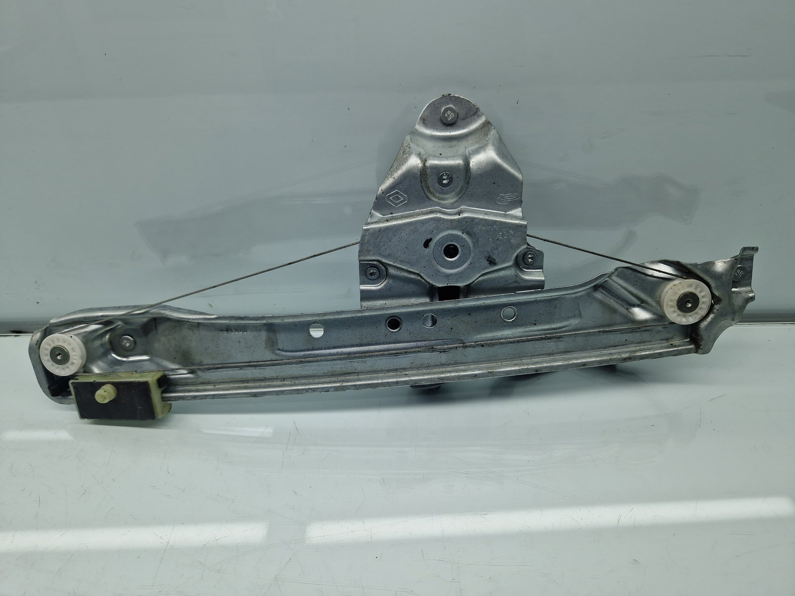 Macara electrica geam dreapta spate Dacia Duster 2 [Fabr 2017-2023] 827208597R - imagine 2