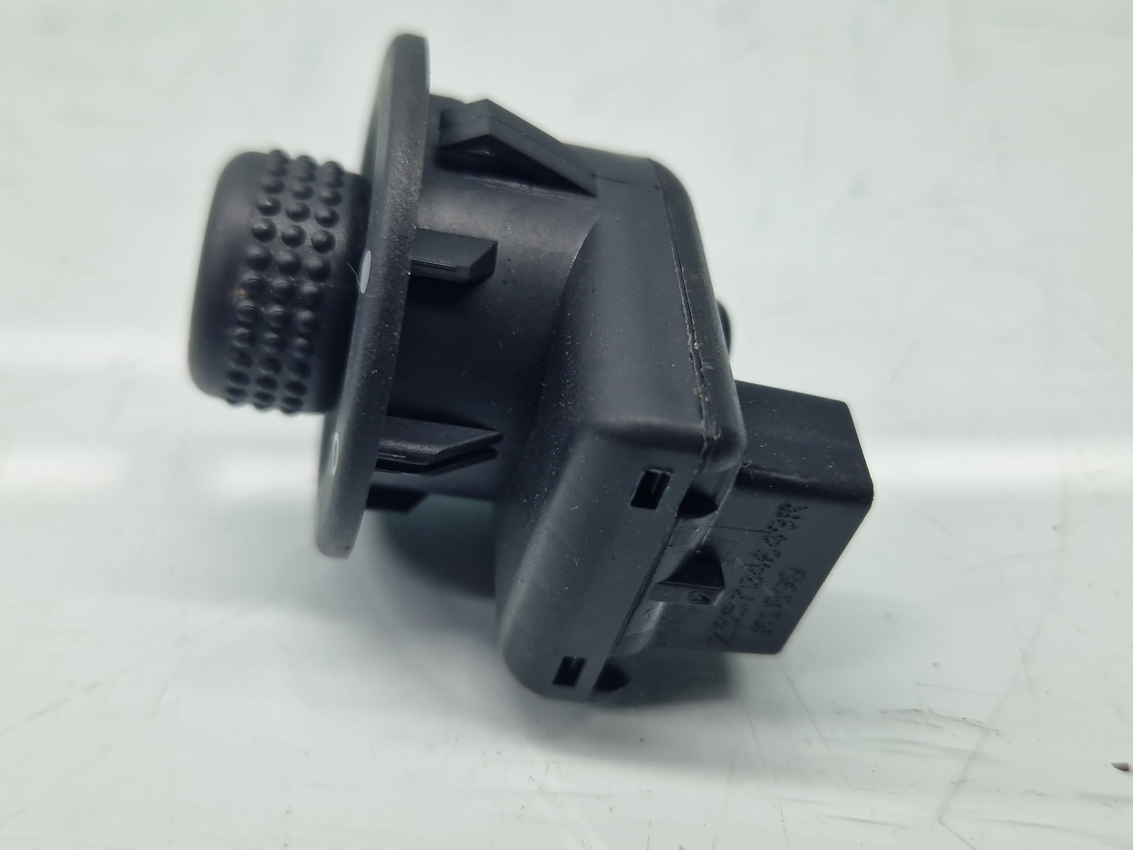 Buton reglaj oglinzi Dacia Duster 2 [Fabr 2017-2023] 255704643R - imagine 4