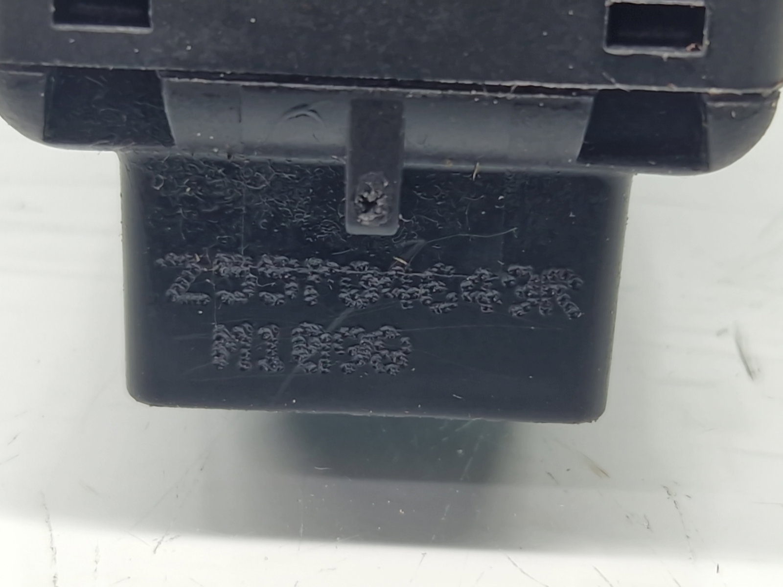 Buton reglaj oglinzi Dacia Duster 2 [Fabr 2017-2023] 255704643R - imagine 6