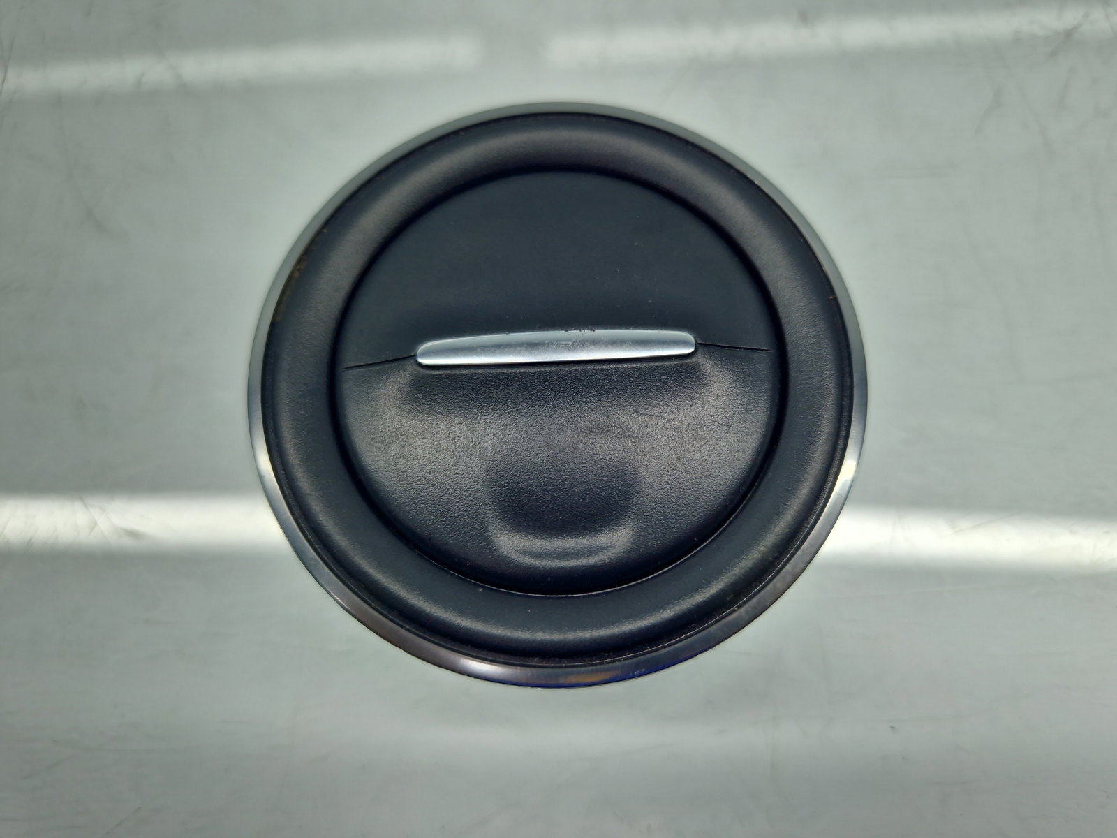 Grila aerisire centrala Dacia Duster 2 [Fabr 2017-2023] 687603688R - imagine 1