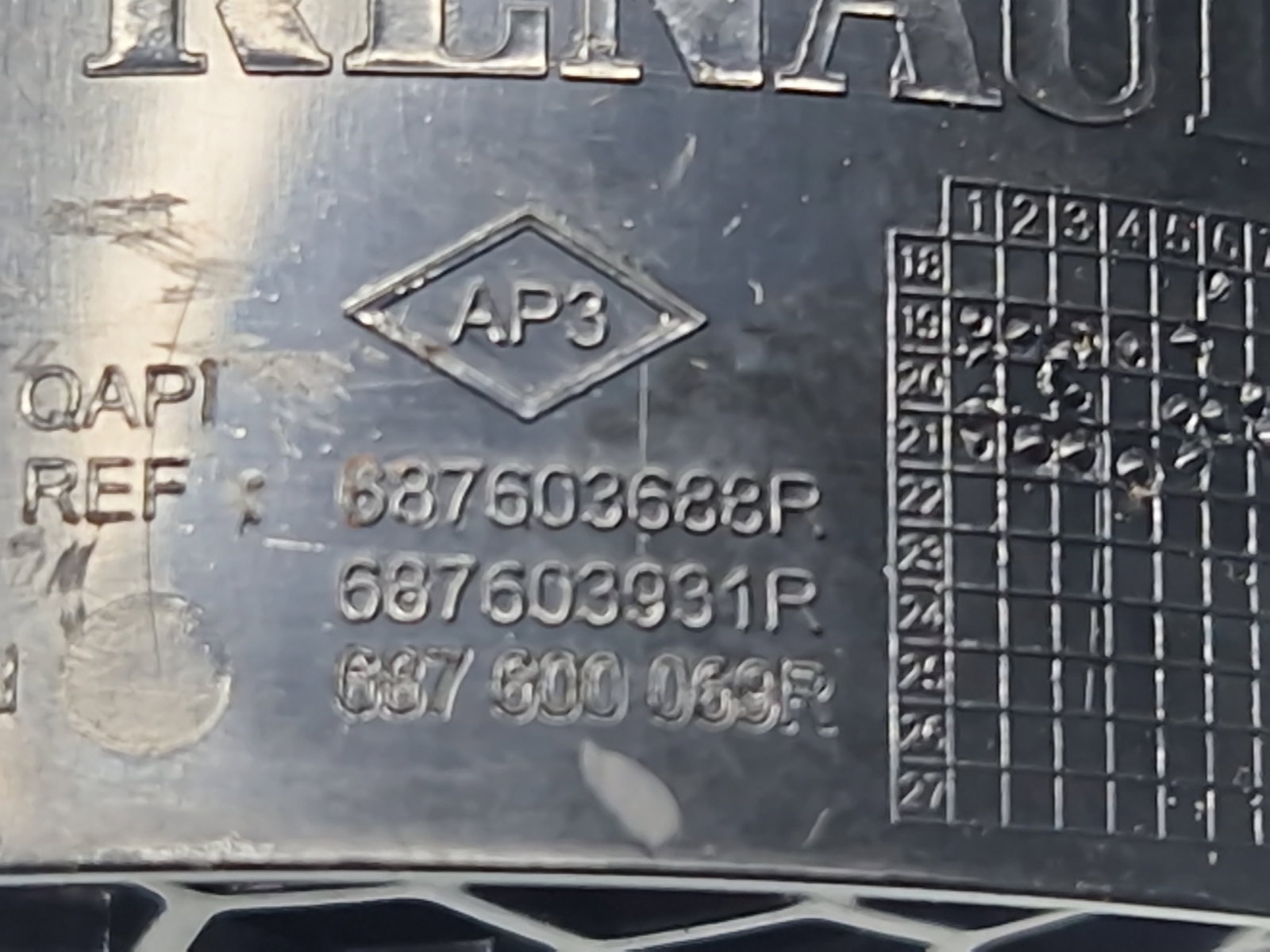 Grila aerisire centrala Dacia Duster 2 [Fabr 2017-2023] 687603688R - imagine 4