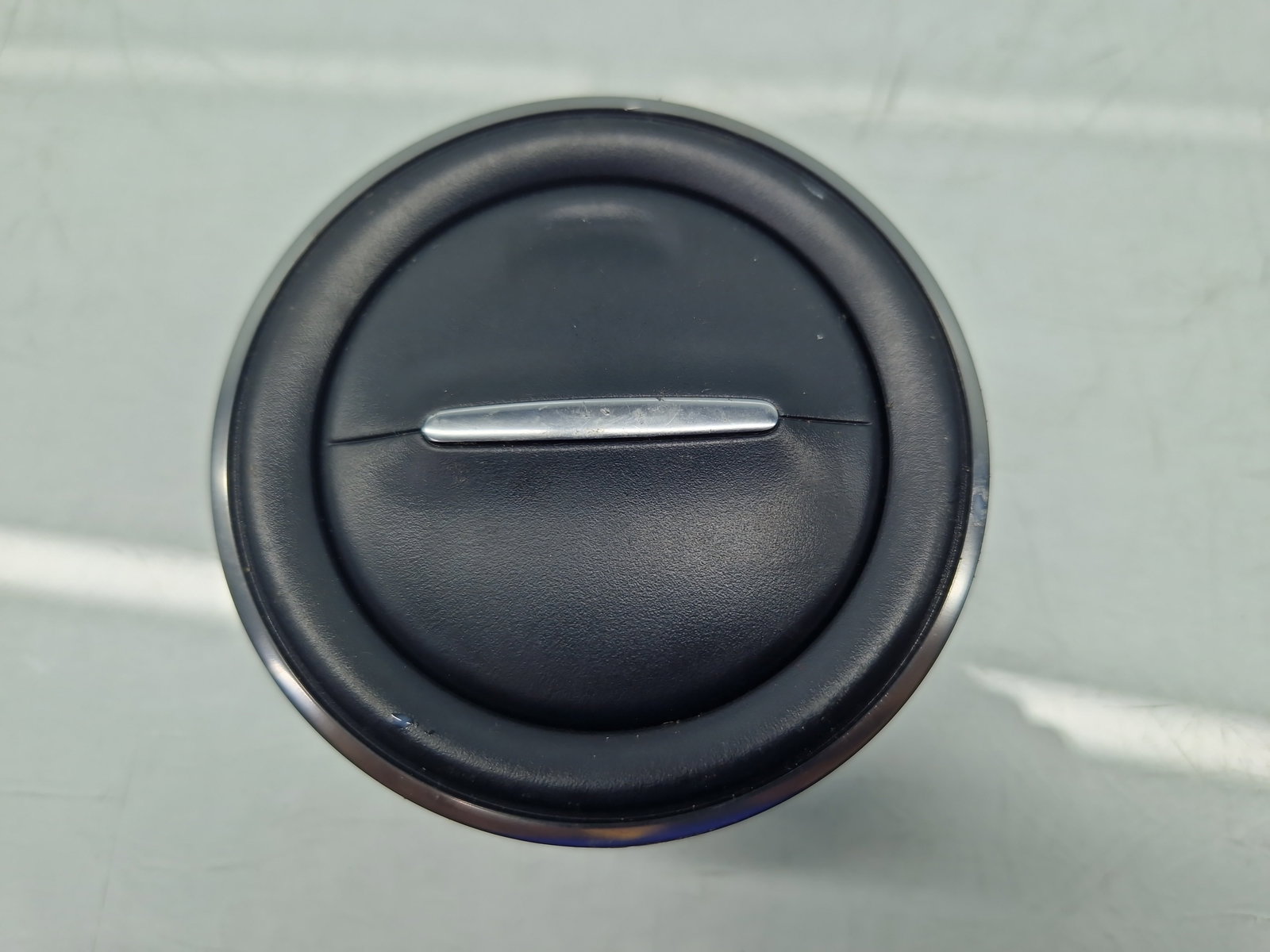 Grila aerisire centrala Dacia Duster 2 [Fabr 2017-2023] 687603688R - imagine 1