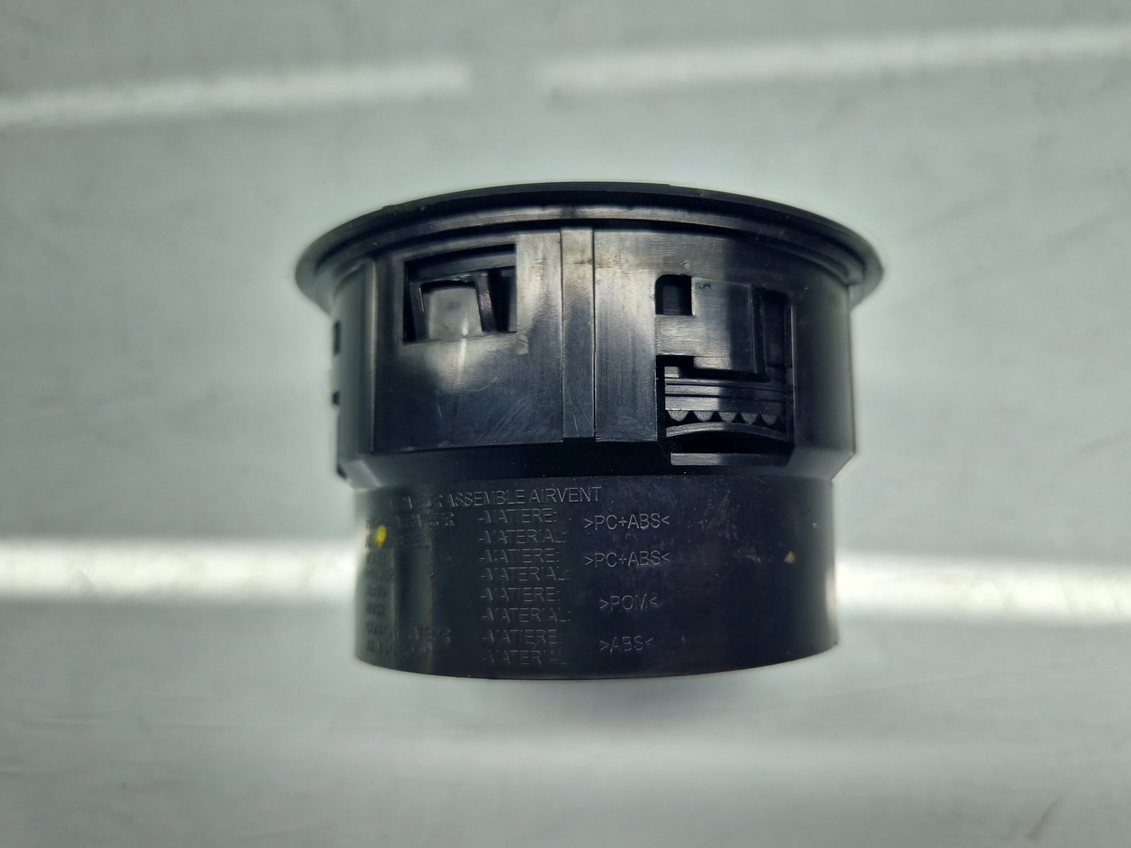 Grila aerisire centrala Dacia Duster 2 [Fabr 2017-2023] 687603688R - imagine 3